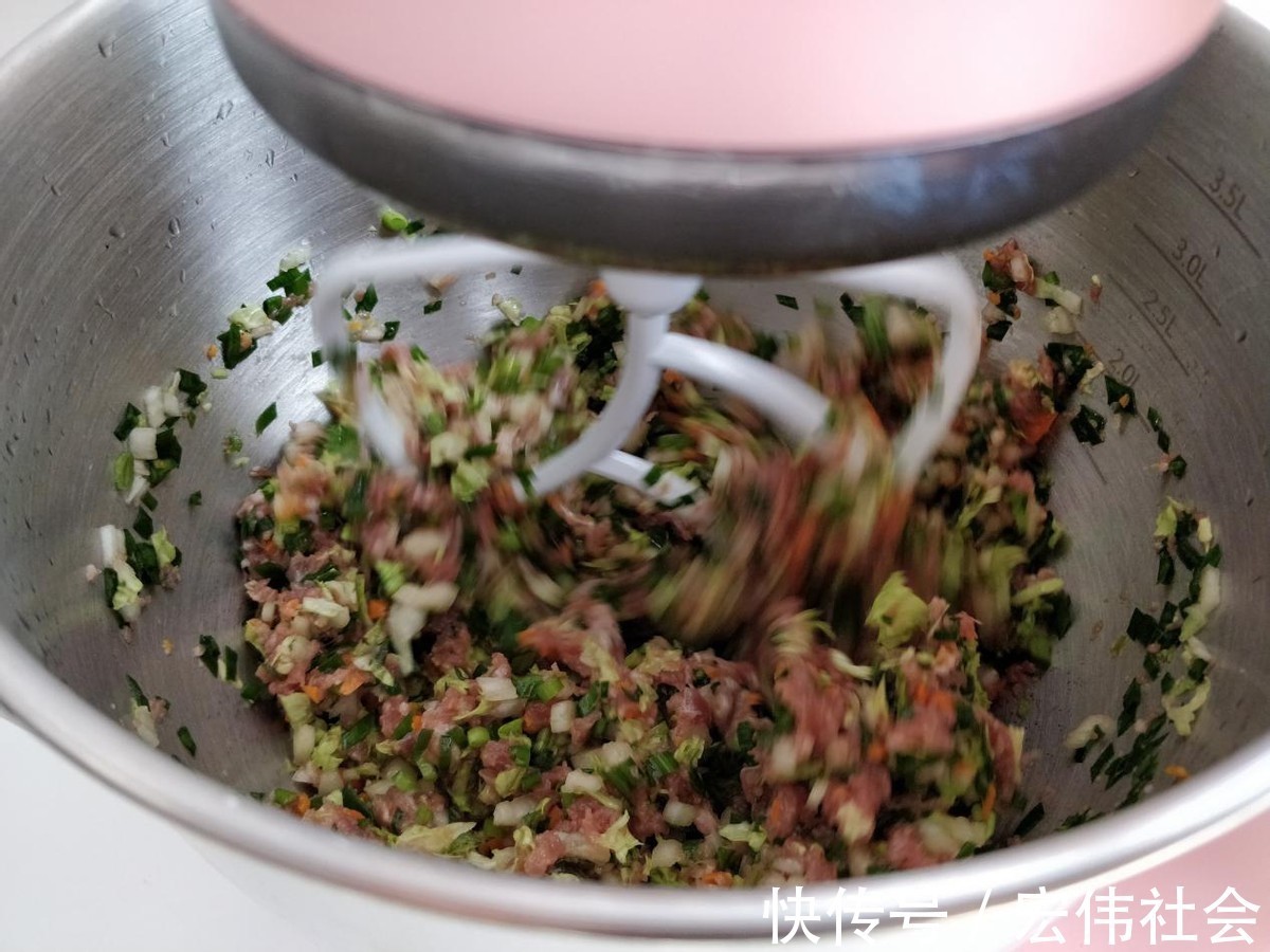 面饼|白菜猪肉水煎包,连吃一盘不过瘾,早餐不用出去吃了