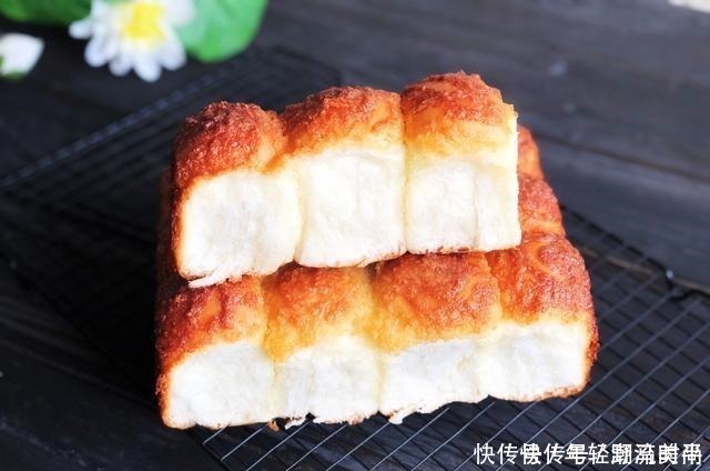 这面包跟棉花一样软,植物油做椰蓉酱竟比黄油还好吃,配方全赠送