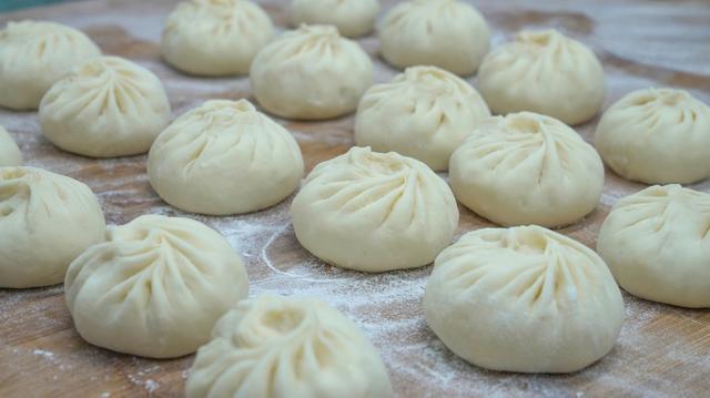 酵母粉发面做包子太慢教你一招，20分钟就能发满盆，快速省事