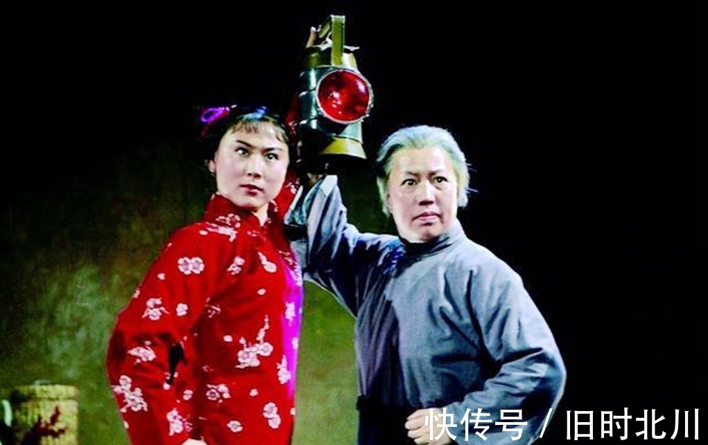 沙家浜&难忘八大样板戏中两位著名奶奶,她高寿离世,她却突发脑溢血去世