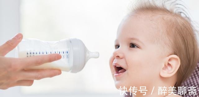 母乳|宝宝的便便呈这种状态,说明他平时都没吃饱,宝妈可别饿坏宝宝