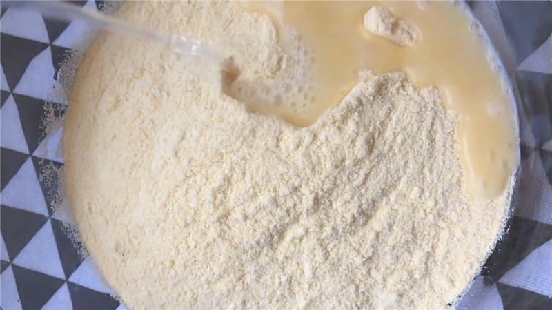 早餐教你用电饭锅做馒头,比用蒸锅做的还简单,馒头蓬松好吃