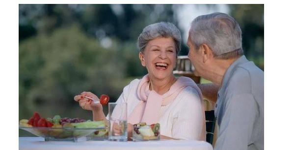 子女|人老了不想得老年痴呆，建议你尽早改掉3个习惯，少给子女增负担