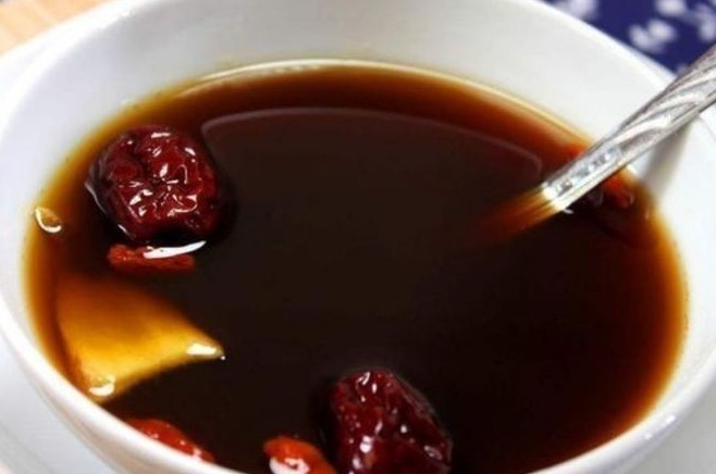 月经|子宫健康的女性，月经多有2种颜色，常喝一种水，保子宫干净健康