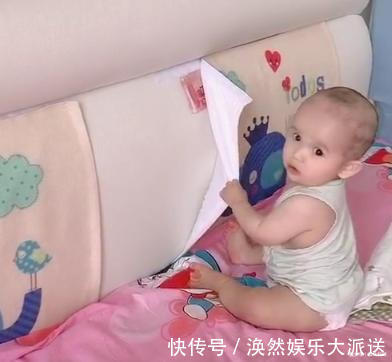 床头|宝宝撕开床头贴纸,却收获了“意外惊喜”,这算不算将功补过