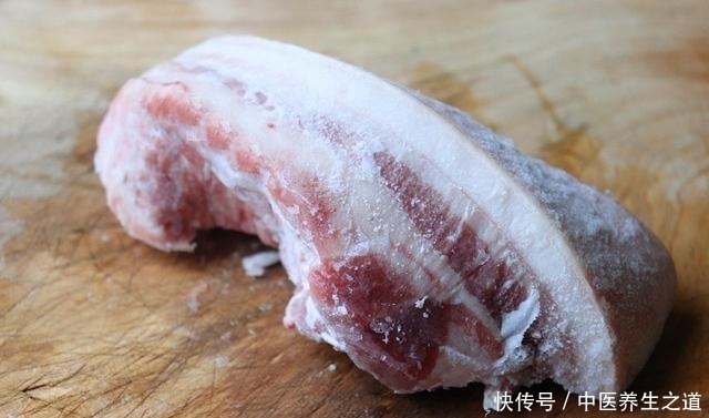 猪肉|冰箱里的冻肉，万万不要用清水泡，教你一招，吃起来和鲜肉一样