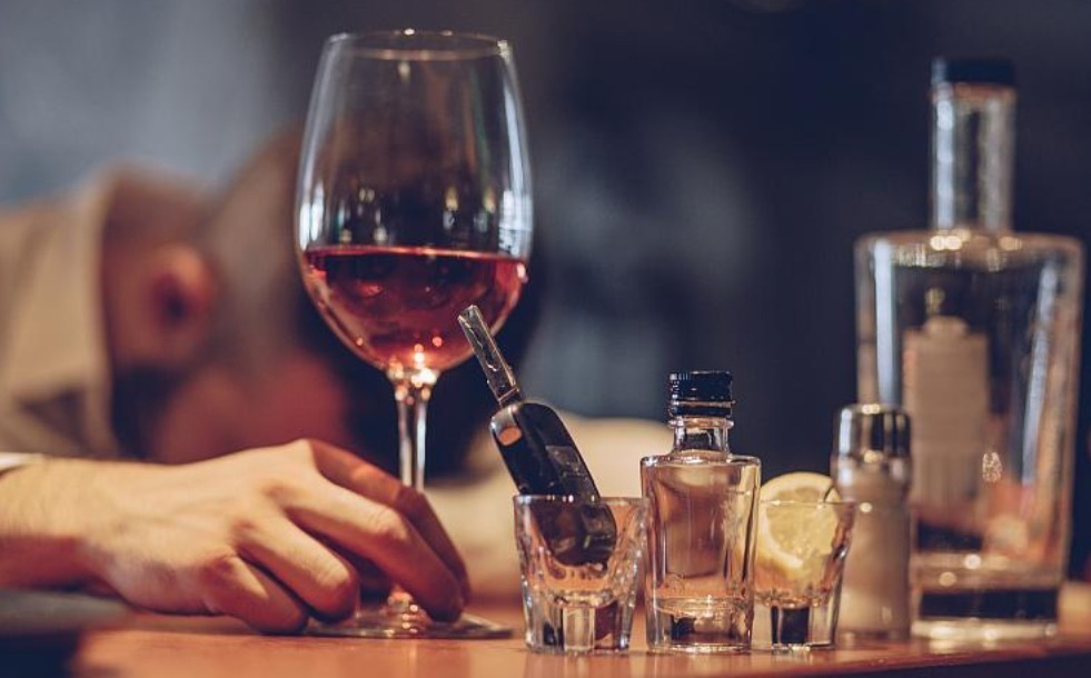 碳酸饮料|老年人最怕骨质疏松,医生预防骨质疏松从饮食做起