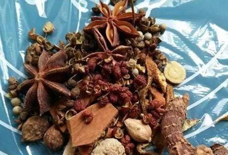 春节将至,学会这道菜的做法,一次性多做点存冰箱,随取随吃