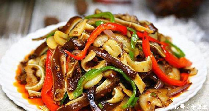 美食精选:辣炒卤猪耳朵,孜然寸骨,香辣猪蹄,西红柿烧茄子(微甜)的做法