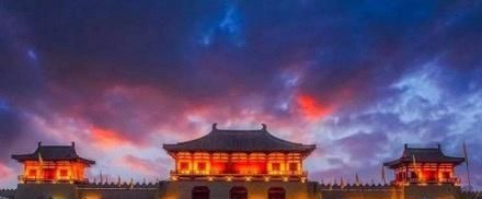 经典|李白最经典的一首诗,惊艳了整个盛唐,最后两句是千古名句