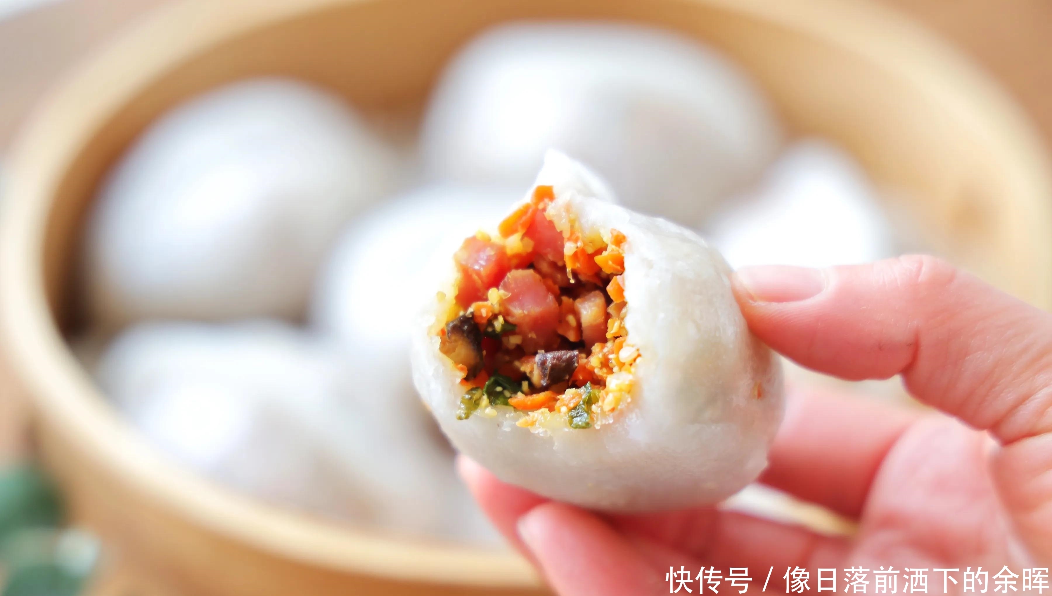 比包子馒头还好吃，外皮有嚼劲，馅料满满，一次吃3个都不过瘾！