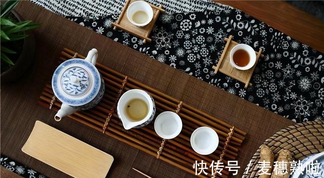 复式|56㎡公寓的大改造,黑白灰为主基调,打造时尚温馨的立体空间!