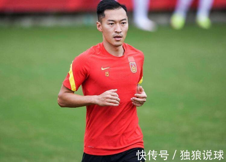 李霄鹏|就在刚刚!中超主帅遭逮捕,国足队内3球员再引热议