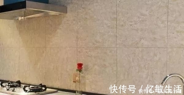 材料|装修厨房墙面用什么材料好？除了瓷砖，聪明人还有这些选择！