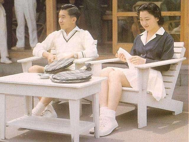美智子|日本皇后美智子年轻时有多美？看完这组罕见的老照片，你就明白了