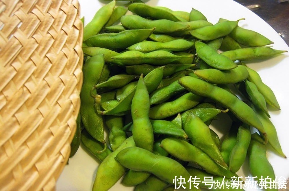 发黄|煮毛豆,牢记别直接下锅,烧烤店老板教我2招,毛豆入味翠绿不黄