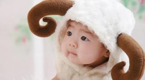 五官|宝宝睡姿竟然可以改变五官这几种方法真的可以使宝宝变漂亮