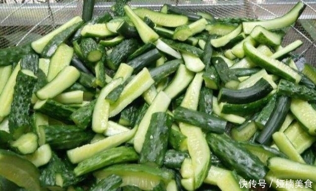 秘方|外婆用了半辈子的腌黄瓜秘方,只需简单3步,口感清脆,好吃下饭