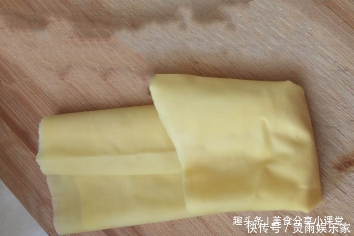 好吃|过年了,教你豆腐皮最好吃的做法,先卷后蒸,待客家宴倍有面子