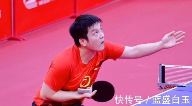 大赛|周启豪输19岁小将一轮游,樊振东接受三对一指导,世乒赛压力大!