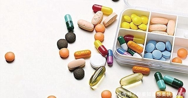 化学物质|4岁男孩误食干燥剂,宝妈临危不乱紧急施救,医生:家长做法很棒