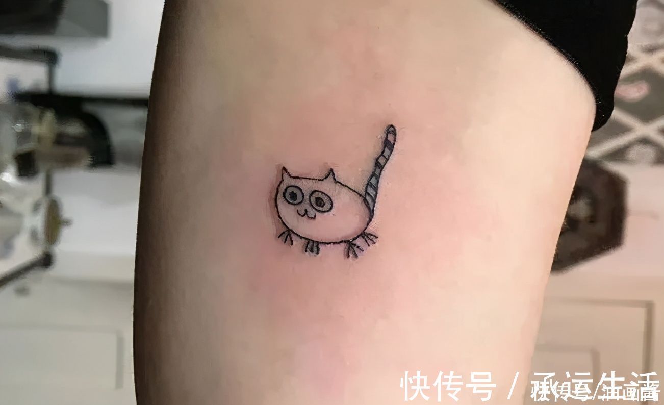 纹身师!不会画画的纹身师,纹出歪扭的小纹身,生涩俏皮让人忍俊不禁