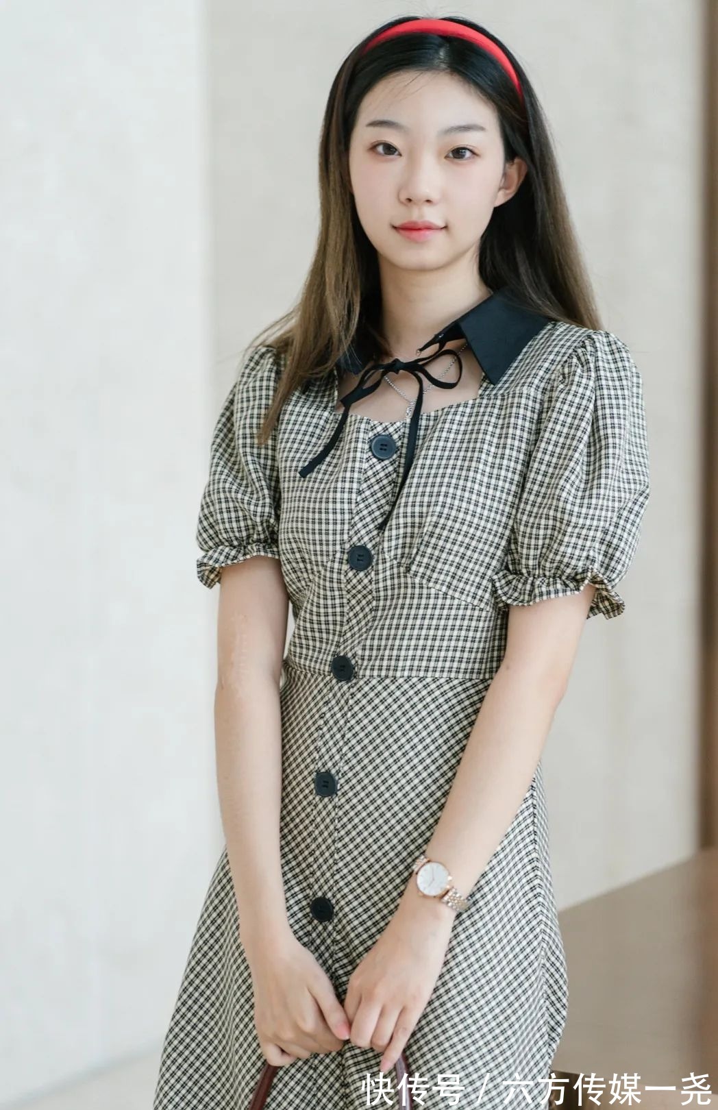 吸睛度|“ 大肠发圈 ”烂大街了!初秋竟然流行土味配饰?