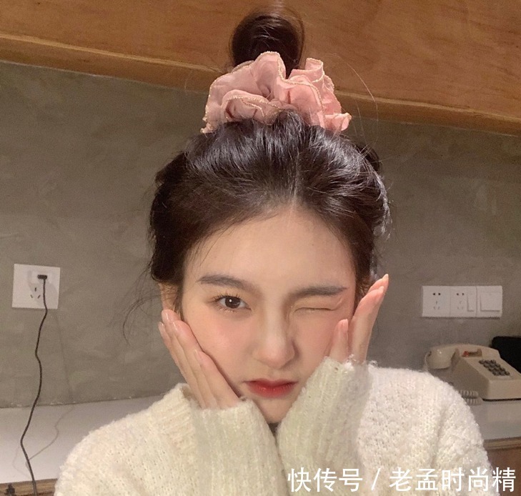 发带|小饰品如何搭出优雅气质?这些搭配方法可以看看