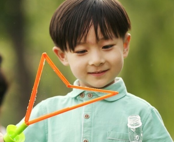 身高|2种水果是孩子发育的“绊脚石”,58岁专家长个慢,春季娃少吃