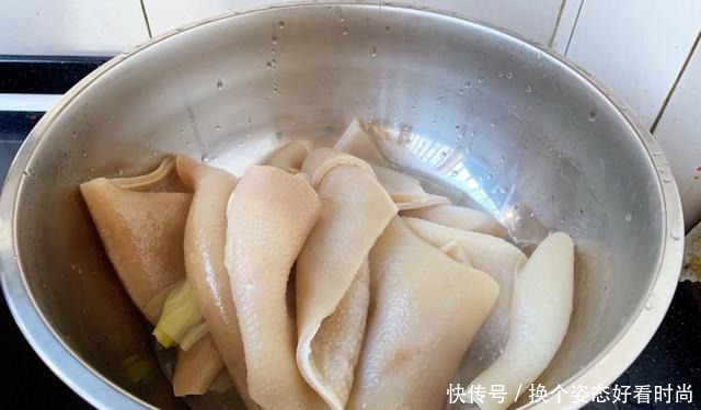 吃它堪比阿胶,却比阿胶便宜几十倍,补血养颜,可惜很多人都扔了