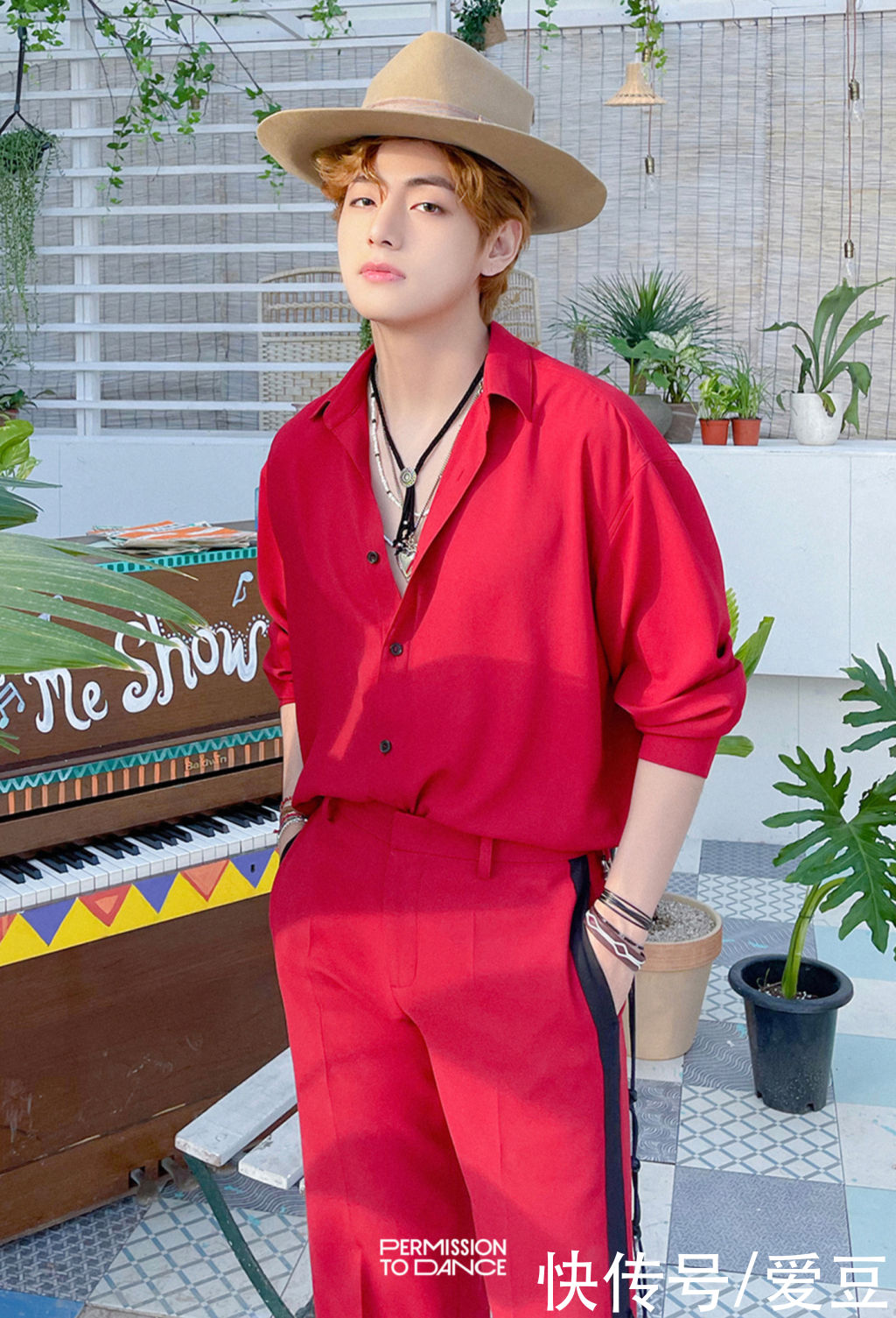 防弹少年团|210816 泰亨穿着的睡衣Sold Out…… 一碰到就售罄的“V效应”