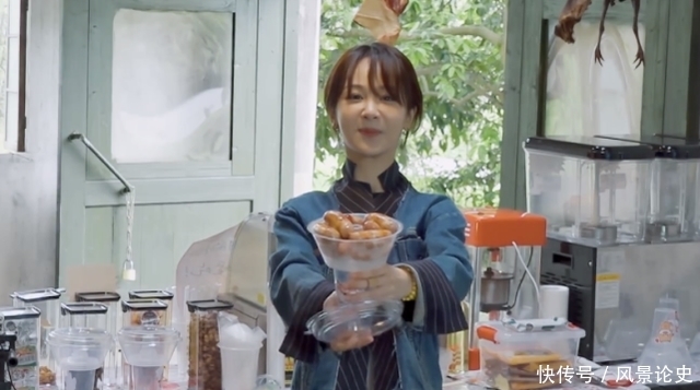 李诞|明星赊账打包10根烤肠!张一山之后,杨紫以一己之力把烤肠带红了