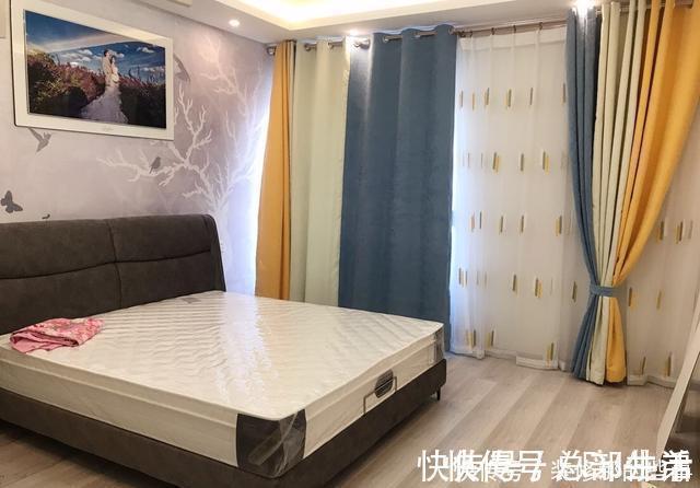 壁纸|130平新房装修花22万,客厅没阳台但超级漂亮,最满意一屋子窗帘