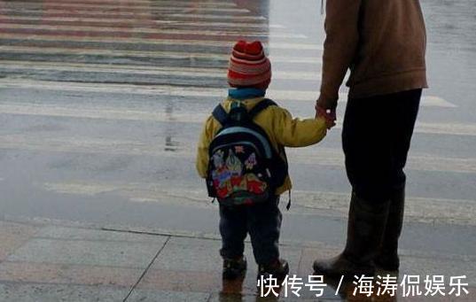 妈妈|2岁女儿出门买菜,却被小区闸机“拦住”,奶奶在后面笑弯了腰