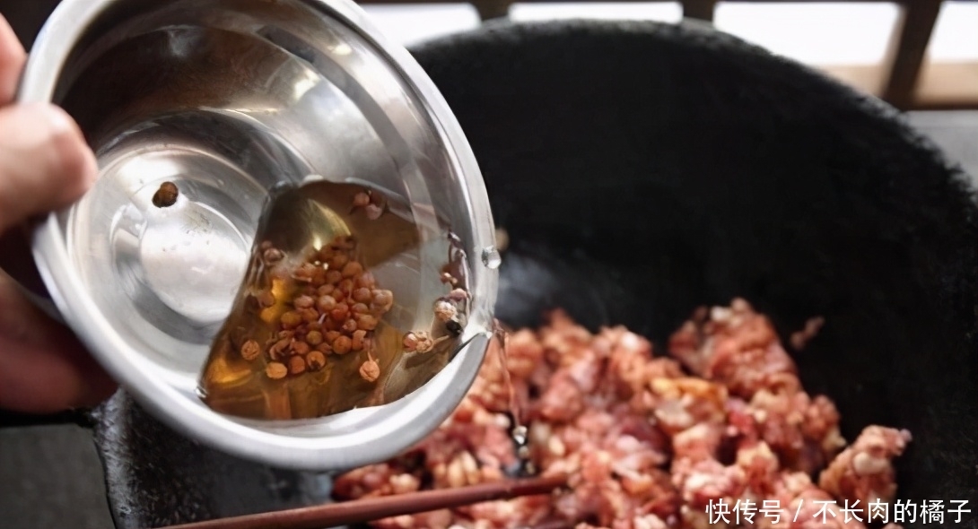 发酸|拌饺子馅,“最忌”放2料,很多人习惯放,难怪发酸腥味重,不香