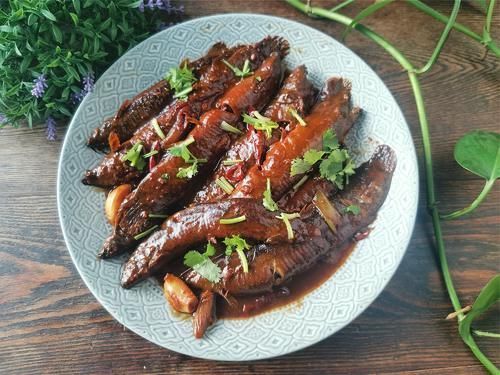 肉质|东北农家泥鳅的做法,不去内脏,不用煎,肉质细嫩入味,味道香浓