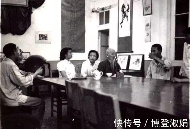 荣宝斋|这个盖章方法,原来是齐白石自创的防伪秘技!