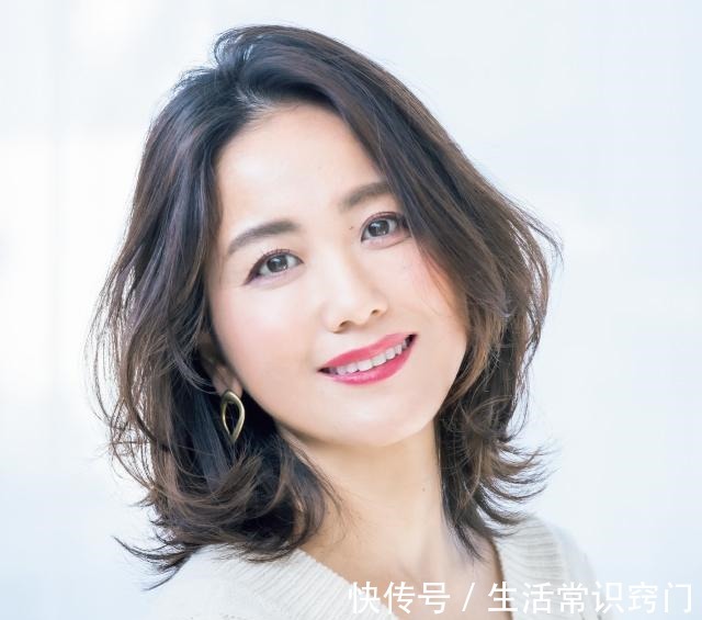 烫发 在日本,40-55岁之间女人最喜欢的10款发型!