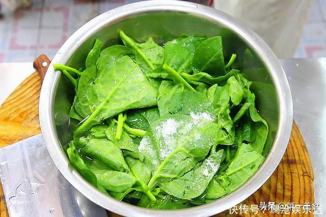  不显|6月的“天然褪黑素”，一斤才3块、美白淡斑，女人常吃不显老