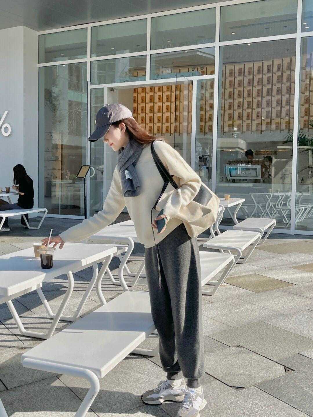 围巾|是时候对围巾下手了!不知道什么颜色不出错的,可以直接码住灰色