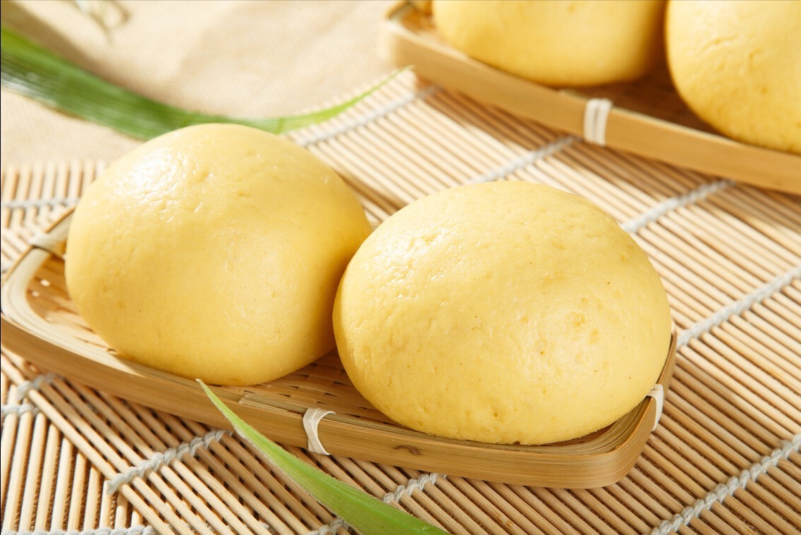 多吃粗粮好处多，做玉米面馒头时，多做1步，馒头香软不粗糙