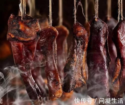 蒸腊肉,直接上锅蒸就错了,这2步不能少,腊肉又香又嫩,还不咸
