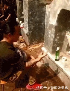 |搞笑GIF:单身久了真可怕 看什么都觉得在看美女