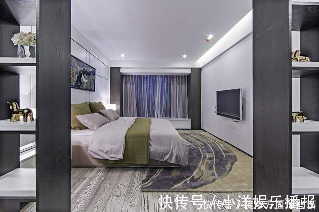 简约风|109平现代简约风采用矮柜使客厅与餐厅隔开,空间大很多空气流畅