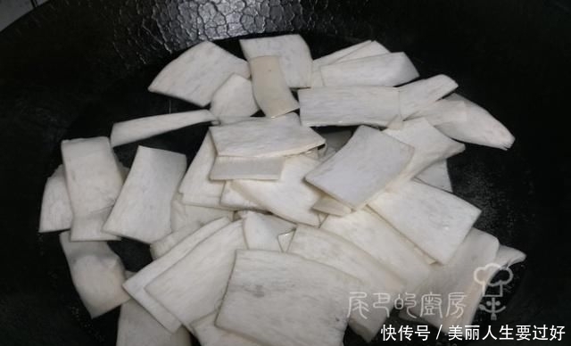 常吃|端午節(jié)最應吃它,它是“窮人的阿膠”,3元一斤,女人常吃腰不疼