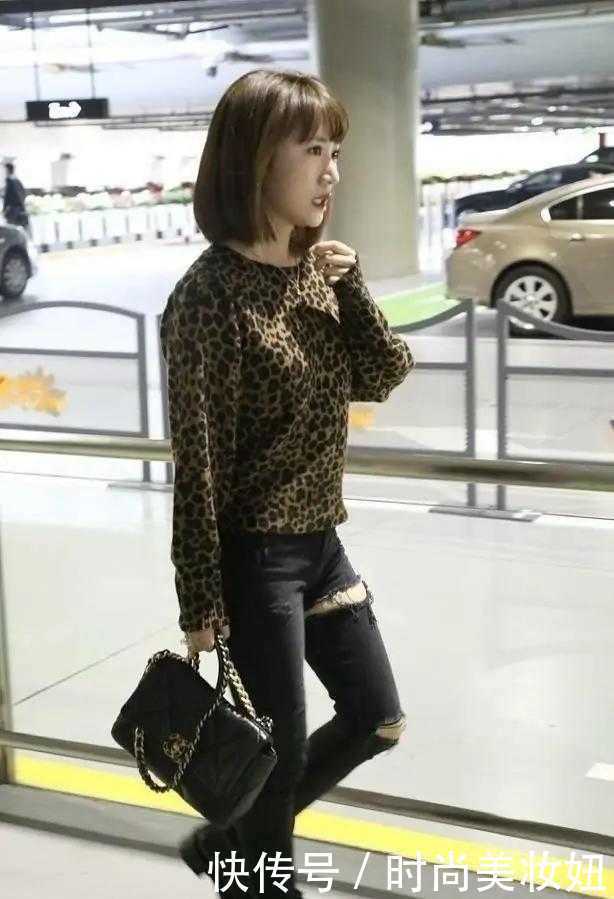 洞裤|“阔太”李念生图好真实，穿豹纹衫配破洞裤，波波头像邻家女孩
