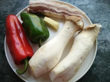 好吃不腻的杏鲍菇炒肉片,每一口香嫩爽滑,十分下饭