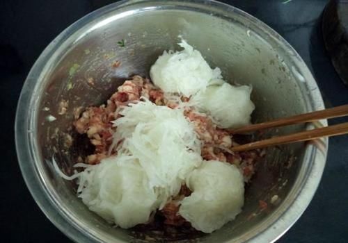  白萝卜|怎样用白萝卜做成饺子馅好吃？