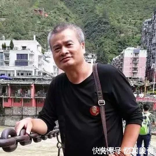 凯里学院!画内率真意 画外淌气韵 ——读马力的山水系列作品