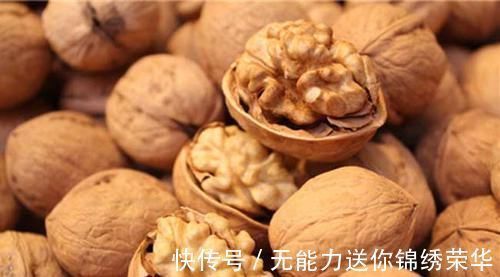 亚油酸甘油酯|吃核桃等于吃油?提醒大家:核桃并非人人都能吃,尤其“这2类”